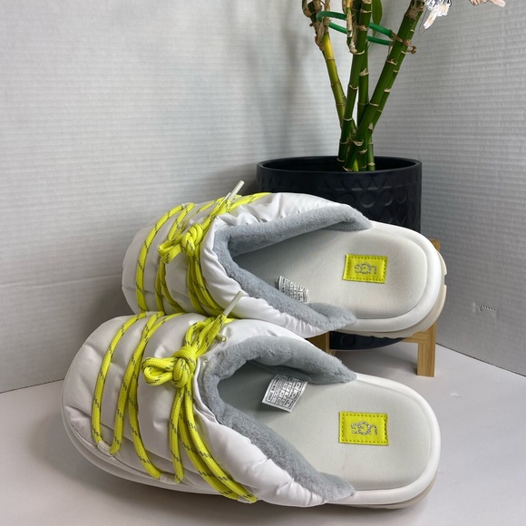 UGG Spaceslider Tech Slide, textile upper, reflective laces, size 10. NEW - Picture 2 of 6